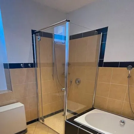 Apartment Weelderig Met 5 Ruime Slaapkamers *
